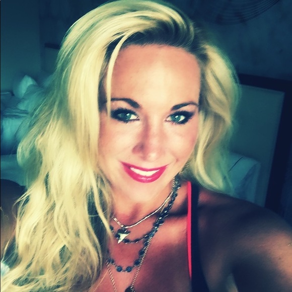 Meet your Posher, Michele* Piccolo23 🐾Fur Baby! - Picture 4 of 8