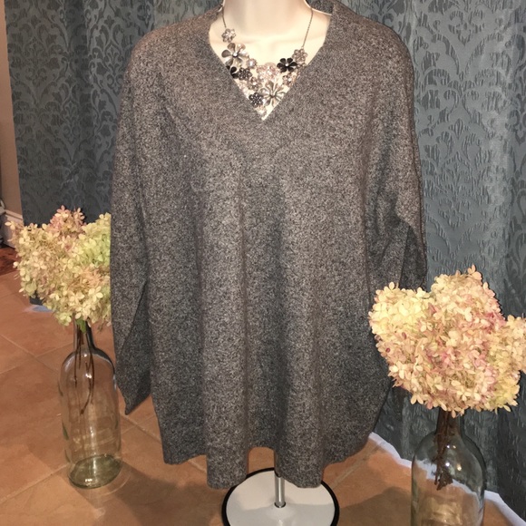 GAP Sweaters - ⭐️⭐️Gap woman's sweater ⭐️⭐️