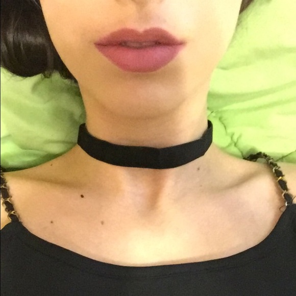 1.5 cm black velvet choker - Picture 2 of 2