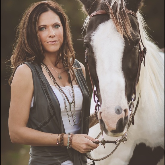 Meet your Posher, Misty - Picture 2 of 2