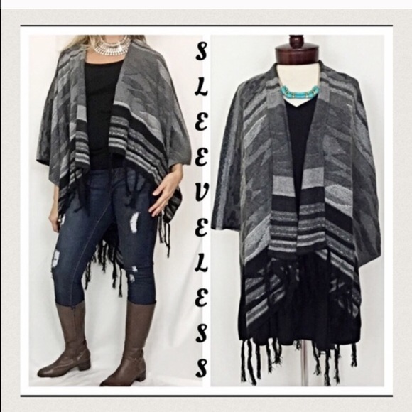 ✨SALE Tribal Fringe Wrap Blanket Scarf Poncho - Picture 3 of 3