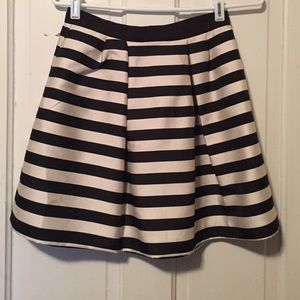 NWT H&M pleated black & cream striped flare skirt