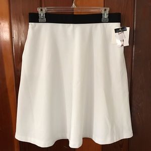 NWT Ellen Tracy white skirt with pockets