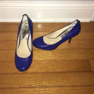 Heels blue