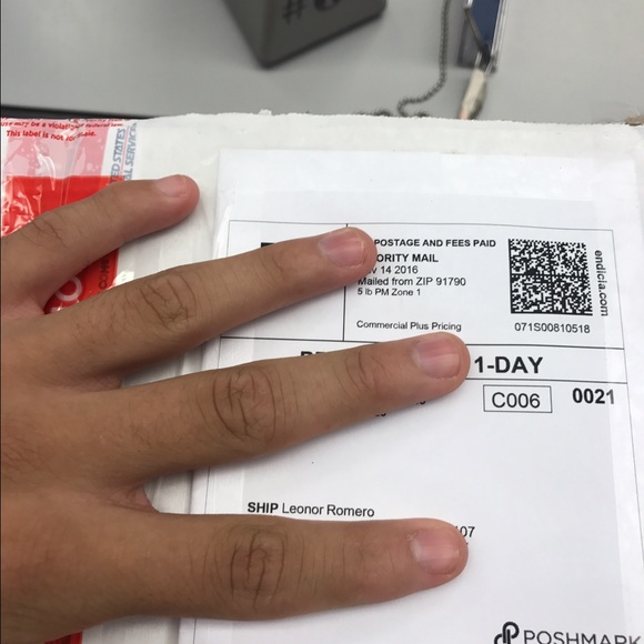 LEGIT SHIPPED - Picture 2 of 3