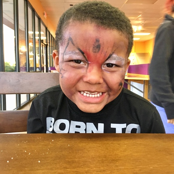 Meet your Posher, Ariel - Picture 3 of 5