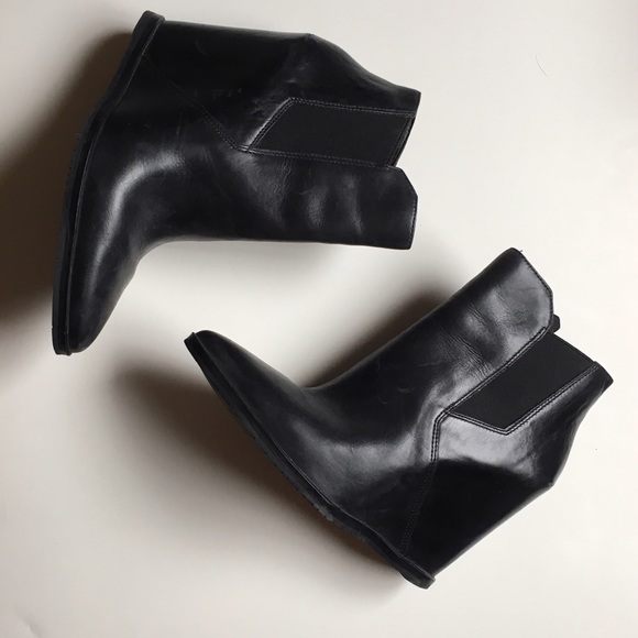 Kenneth Cole Shoes - Kenneth Cole SLOANE Wedge Ankle Bootie Black 6.5