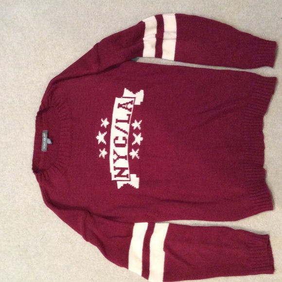 American eagle outfitters maroon sweater NYC/LA