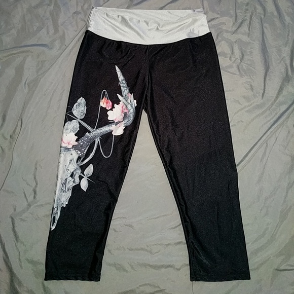 SOLD! Deer skull Capri leggings