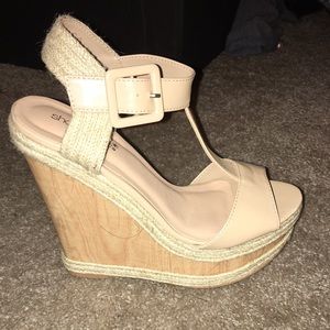 ShoeDazzle Wedges Size 8