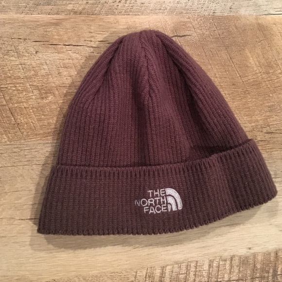 Olive green NorthFace hat