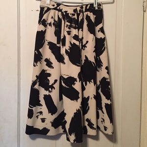 NWT H&M light tan & black midi circle skirt