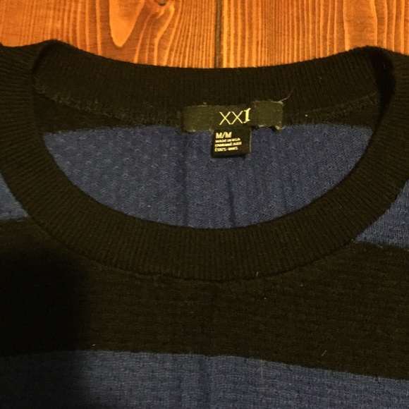 SOLD Cobalt and black striped sweater - Picture 4 of 4