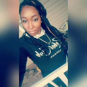 Meet your Posher, Adriana