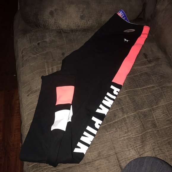 Read description NWT Yoga leggings size medium