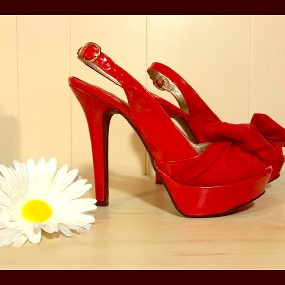 Red High Heels-Qupid - Picture 1 of 4
