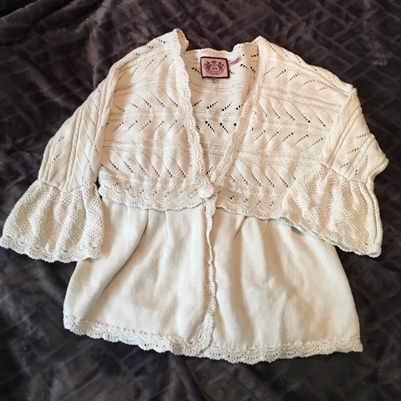 Cream Quarter length sleeve cardigan