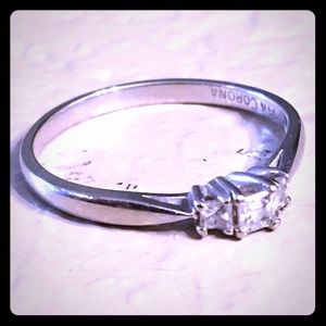 14 karat white gold diamond ring