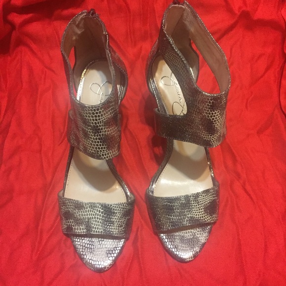 Gold Heels 💥CLOSET CLEAROUT💥