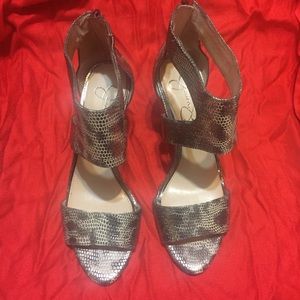 Gold Heels 💥CLOSET CLEAROUT💥