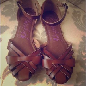 Closed toe sandal