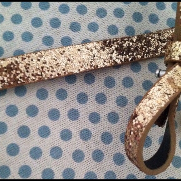 Sequin Bow Belt Perfect for the Holidays✨ - Picture 2 of 3