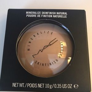 Mac  mineralize skinfinish natural