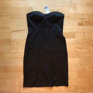 NWT medium black dress forever 21 strapless
