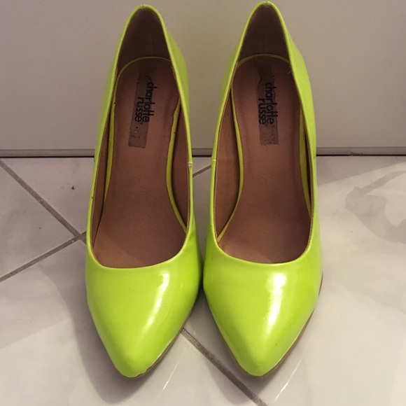 Neon Yellow Pointed Pumps