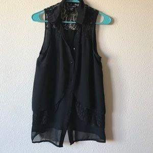 Black sleeveless blouse. Size M.