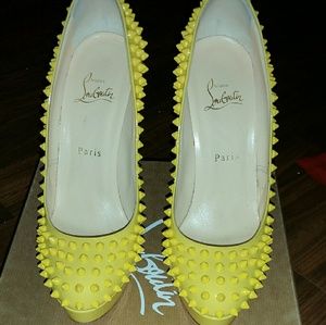 Christian Louboutin Spikes Bianca 140