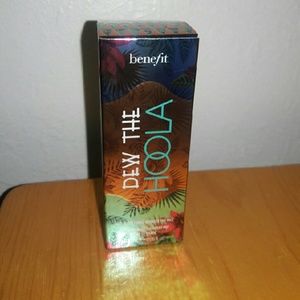 Benefit Dew the Hoola soft matte liquid bronzer