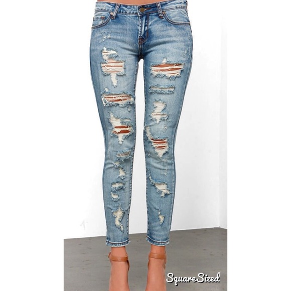 Distressed skinny jeans