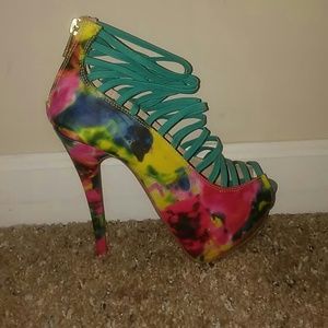 Strappy Open Toe Shoe