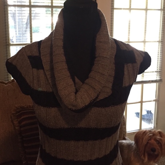 Express Striped Sweater - Picture 2 of 4