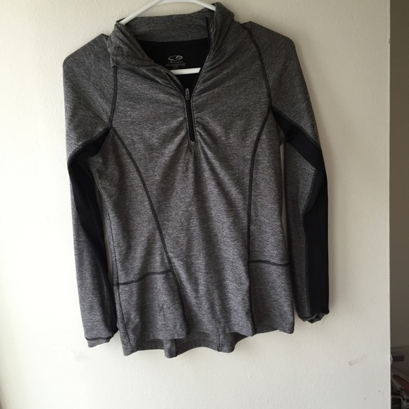 Women's athletic long sleeve