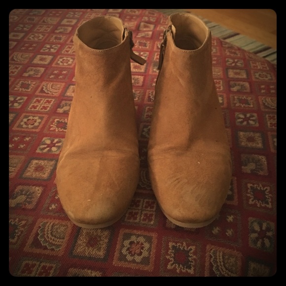 Tan suede Nine West booties