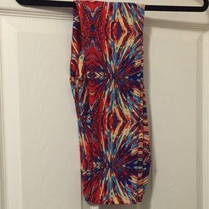 BNWT LuLaRoe leggings OS red blue