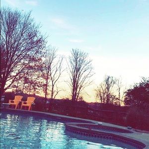 Meet your Posher, Caitlin