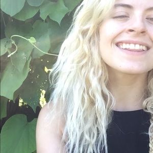 Meet your Posher, Hollie