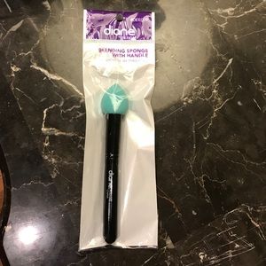 Make-up blending sponge