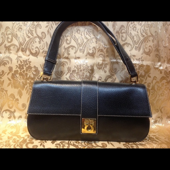 AUTHENTIC SALVATORE FERRAGAMO BLACK LEATHER PURSE
