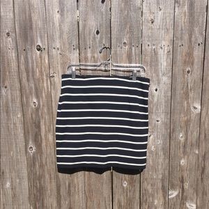 Striped fitted skirt