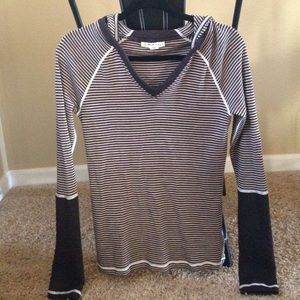 Akini Sweater Hoodie