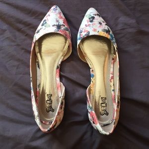 Floral pointy toe flats