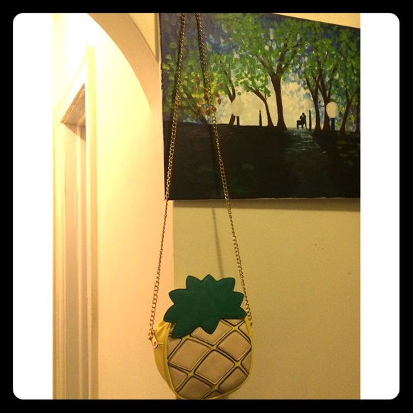 Adorable Pineapple Purse!