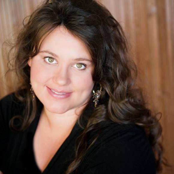 Meet your Posher, Heather - Picture 2 of 2