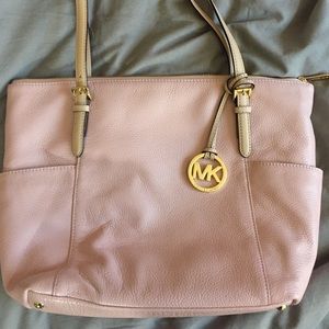 Baby pink medium MICHAEL KORS purse LIGHTLY USED