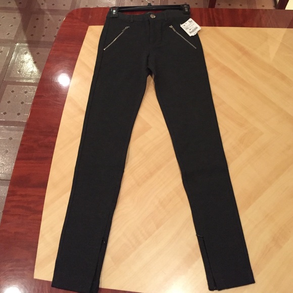 ZARA Trafaluc slim fit-regular waist Pants
