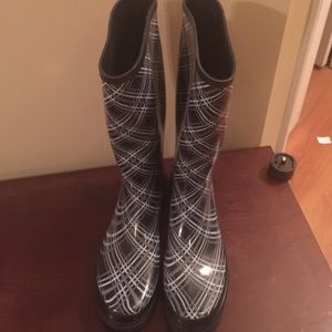 Rain boots